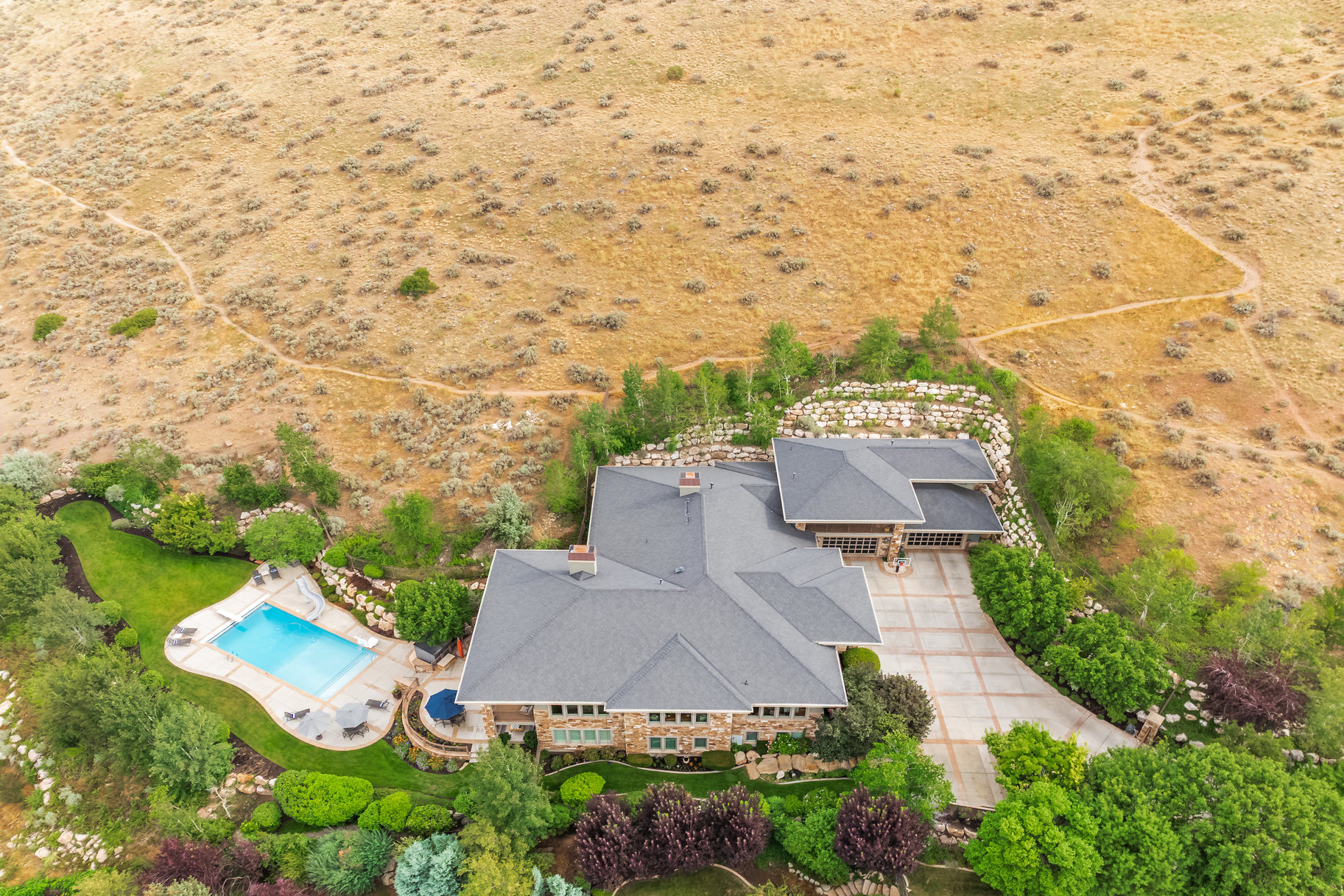  Timeless East Bench Craftsman Estate with Gated Entry, Expansive Light and Views - 物件實景