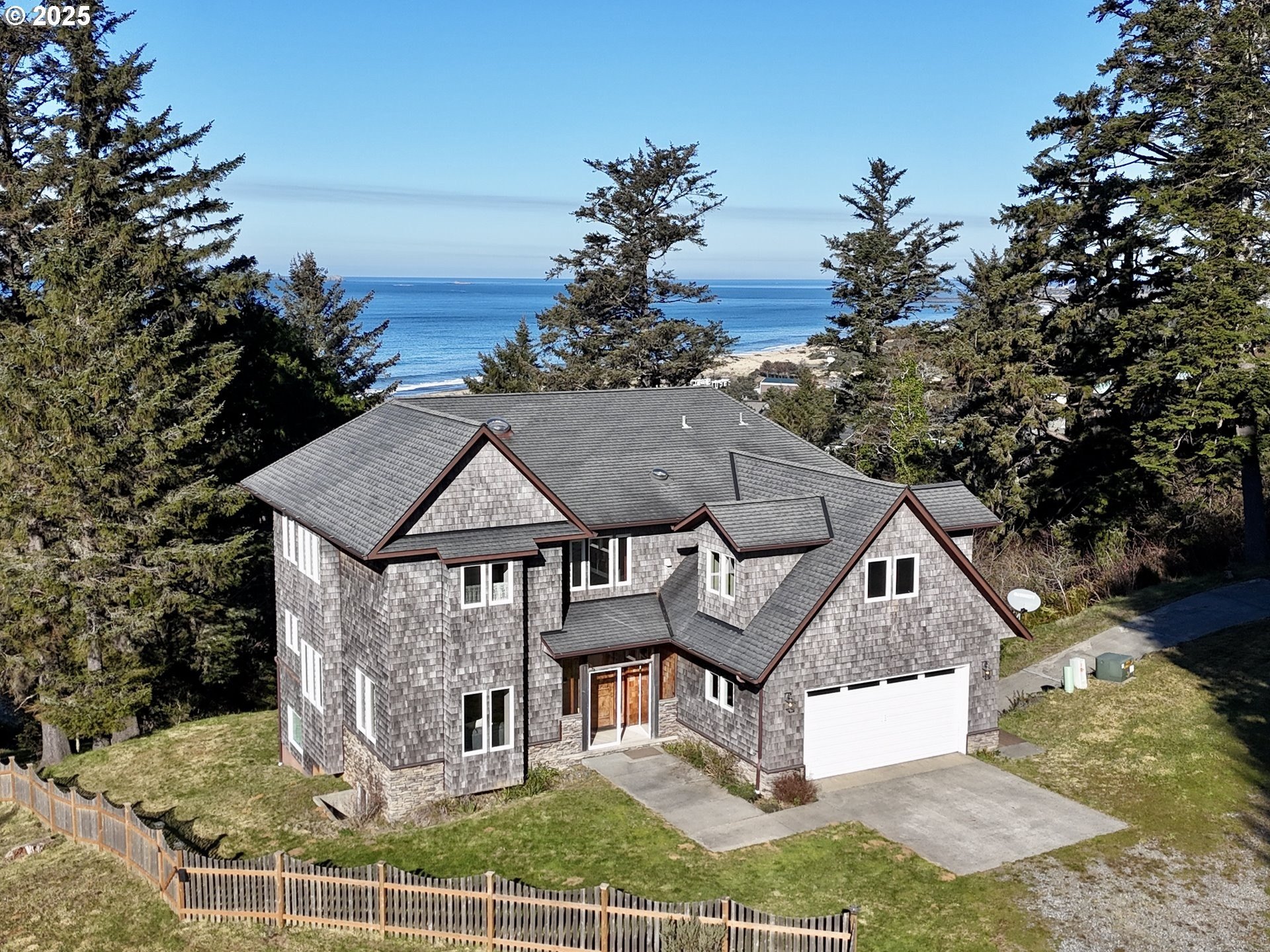 Gold Beach, Oregon, 97444, United States, 6 Bedrooms Bedrooms, ,4 BathroomsBathrooms,Residential,For Sale,1982299
