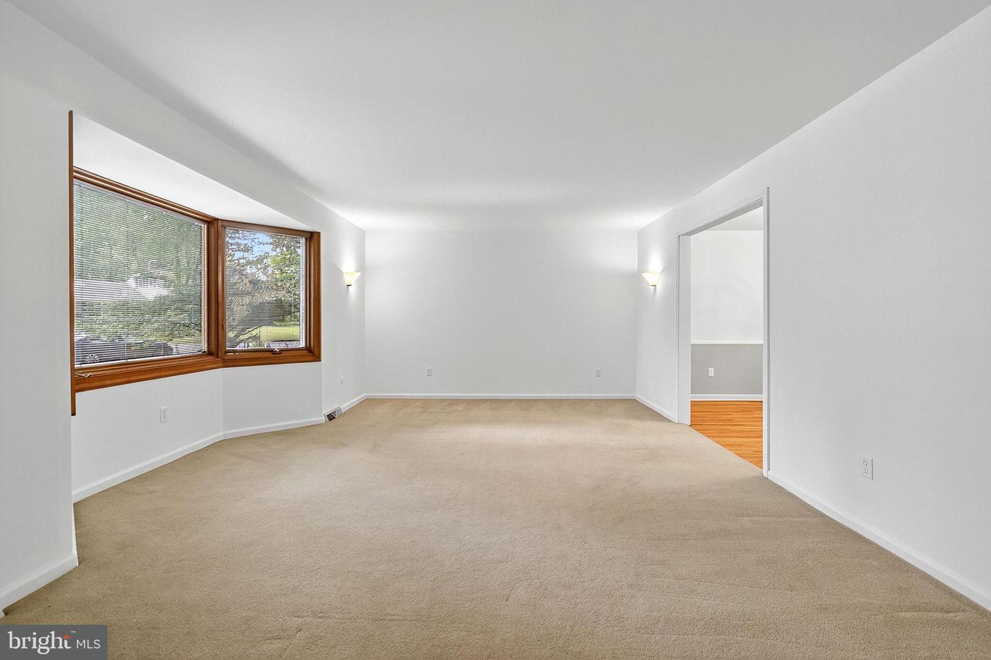 WILMINGTON, Delaware, 19810, United States, 4 Bedrooms Bedrooms, ,3 BathroomsBathrooms,Residential,For Sale,1990467