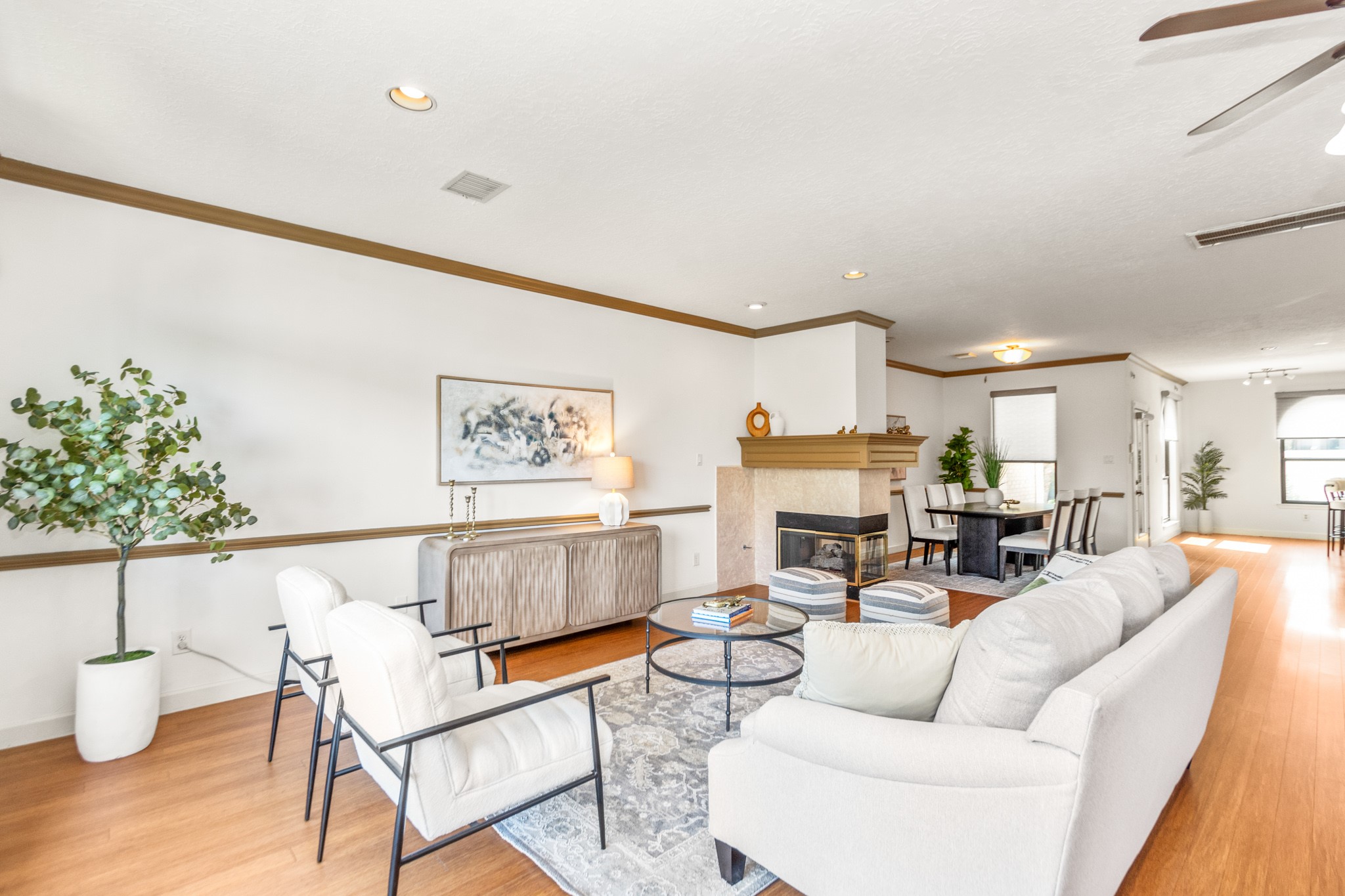 Houston, Texas, 77058, United States, 3 Bedrooms Bedrooms, ,4 BathroomsBathrooms,Residential,For Sale,1924880