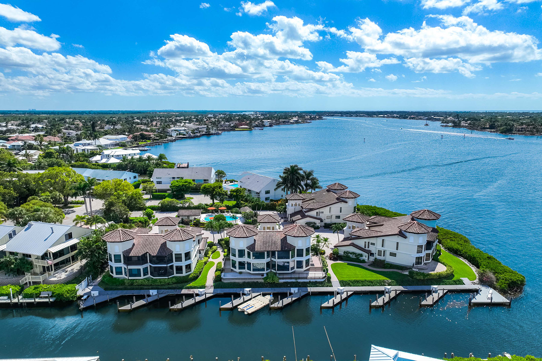  ROYAL HARBOR - BAYVIEW ESTATES - 物件實景