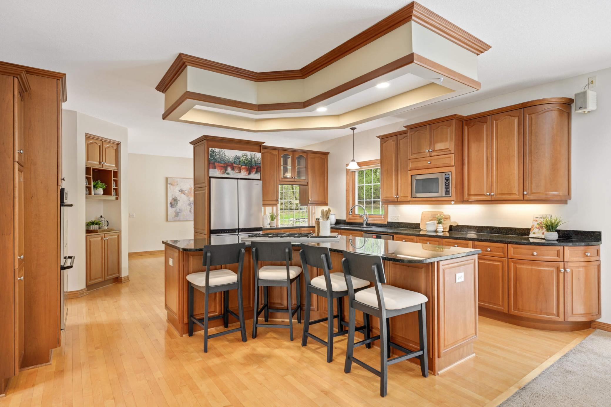 Woodbury, Minnesota, 55129, United States, 5 Bedrooms Bedrooms, ,5 BathroomsBathrooms,Residential,For Sale,1989522