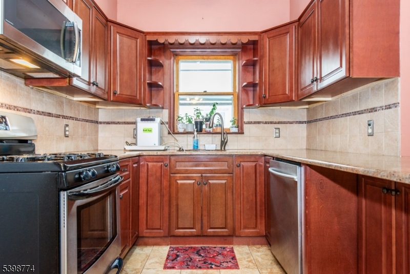 Clifton City, New Jersey, 07014, United States, 5 Bedrooms Bedrooms, ,3 BathroomsBathrooms,Residential,For Sale,2000752