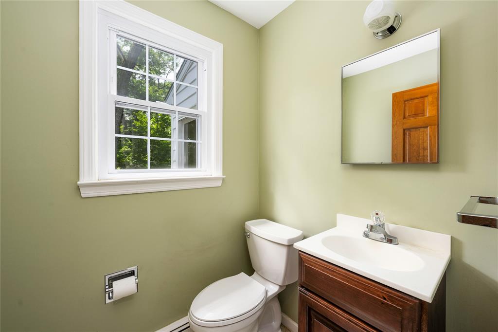 Hopewell Jct, New York, 12533, United States, 4 Bedrooms Bedrooms, ,4 BathroomsBathrooms,Residential,For Sale,1916399