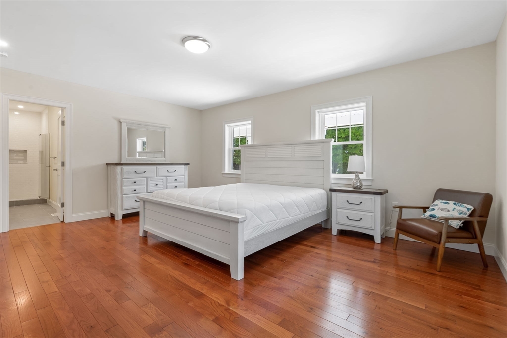 Sandwich, Massachusetts, 02563, United States, 4 Bedrooms Bedrooms, ,4 BathroomsBathrooms,Residential,For Sale,1981432