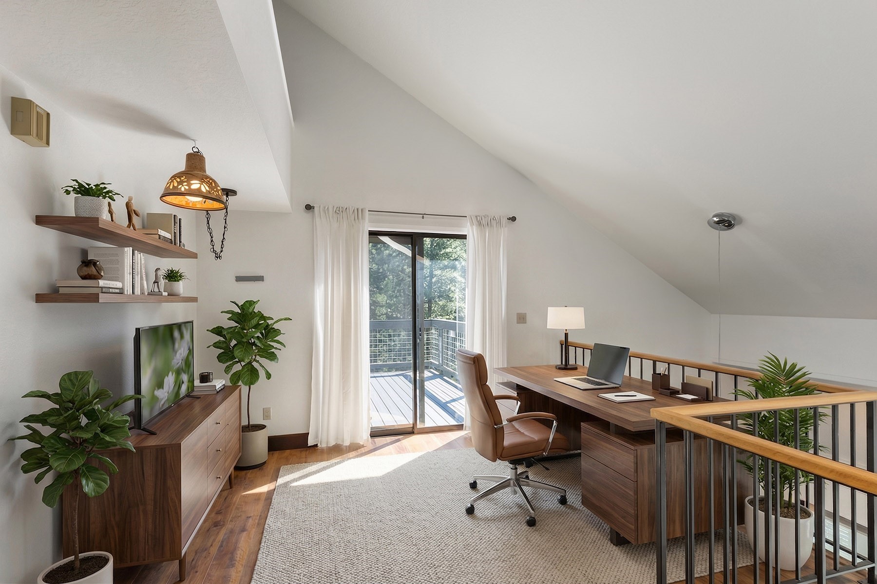  Cougar Estate Acreage - 物件實景