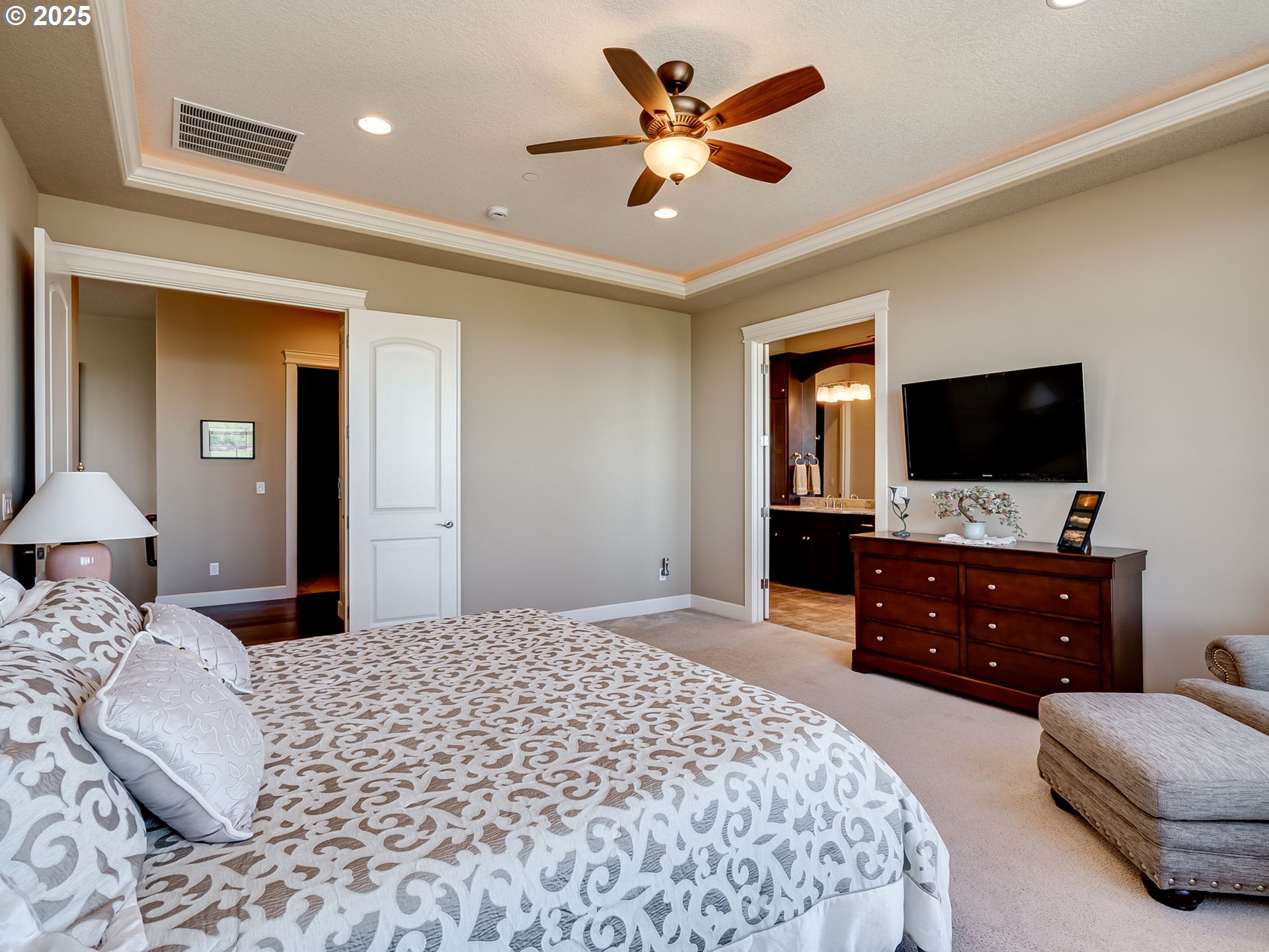 Camas, Washington, 98607, United States, 4 Bedrooms Bedrooms, ,4 BathroomsBathrooms,Residential,For Sale,1837828