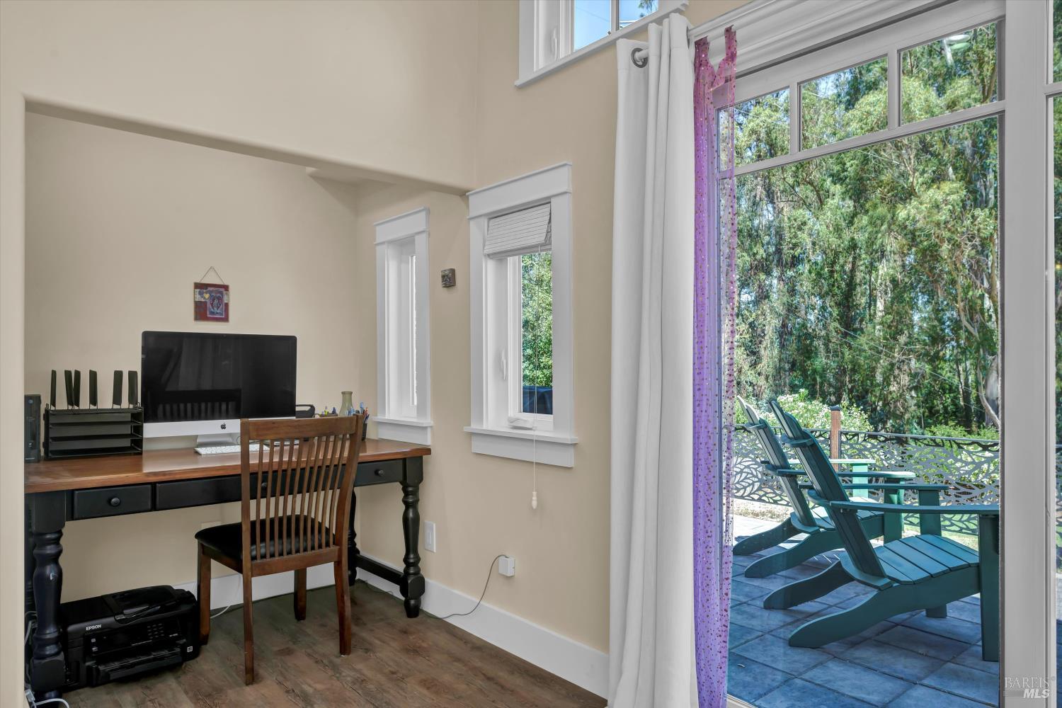 Sebastopol, California, 95472, United States, 2 Bedrooms Bedrooms, ,2 BathroomsBathrooms,Residential,For Sale,1913141