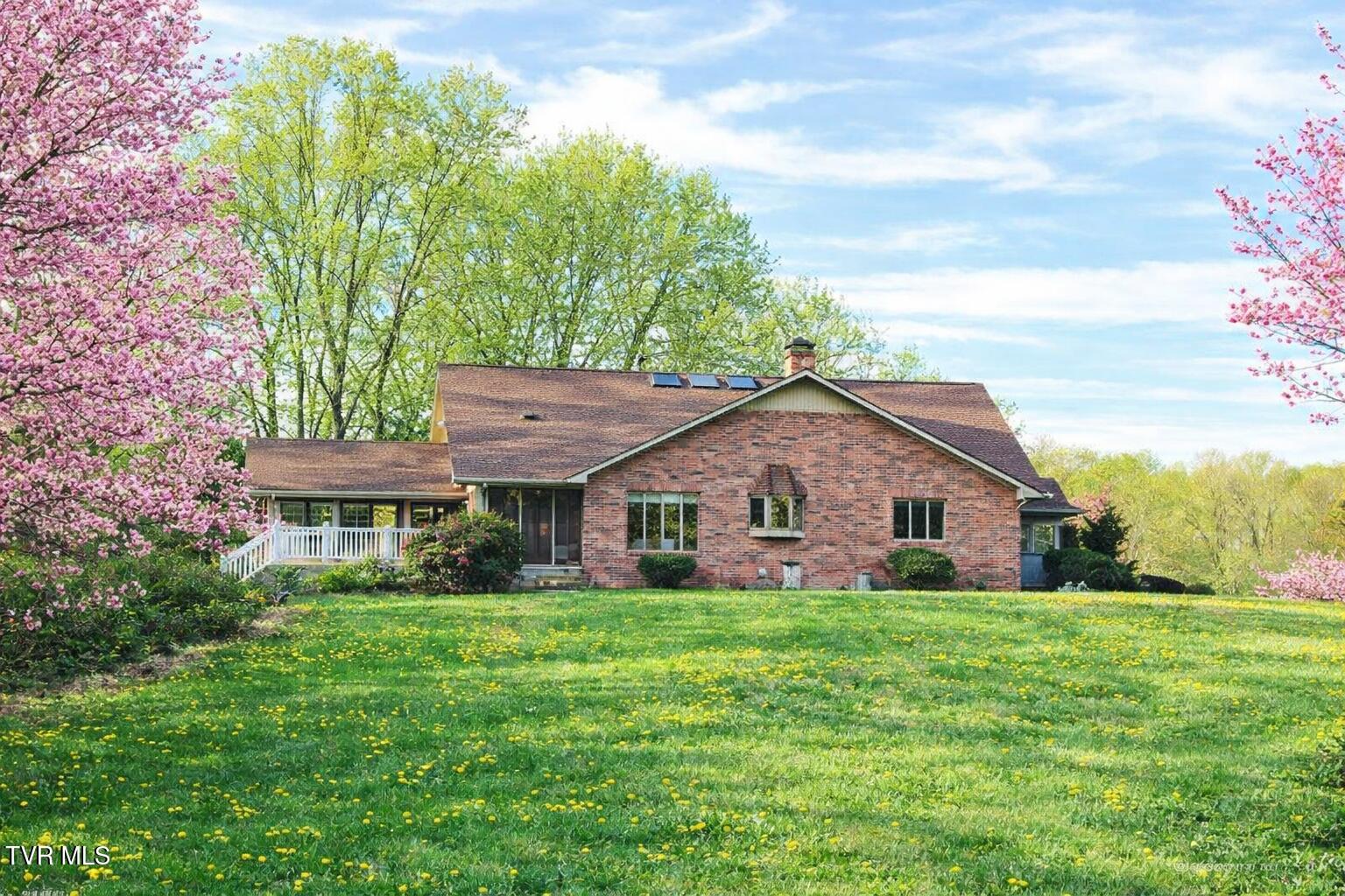 Jonesborough, Tennessee, 37659, United States, 6 Bedrooms Bedrooms, ,6 BathroomsBathrooms,Residential,For Sale,2011777