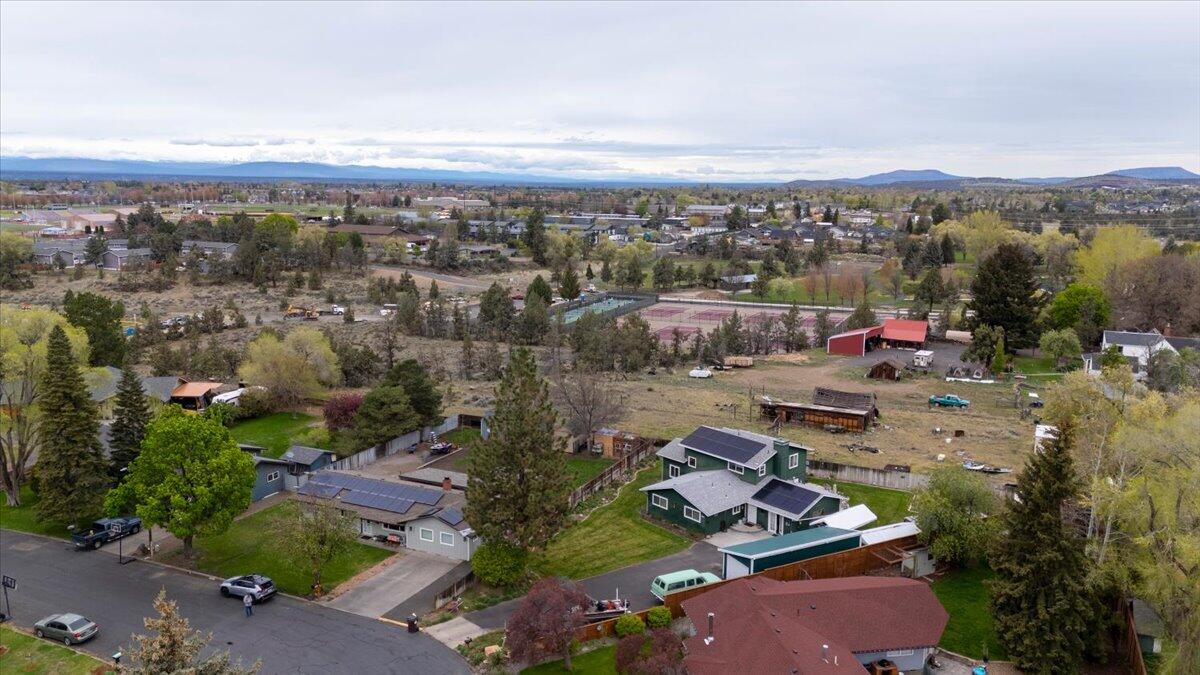 Redmond, Oregon, 97756, United States, 4 Bedrooms Bedrooms, ,2 BathroomsBathrooms,Residential,For Sale,2039824