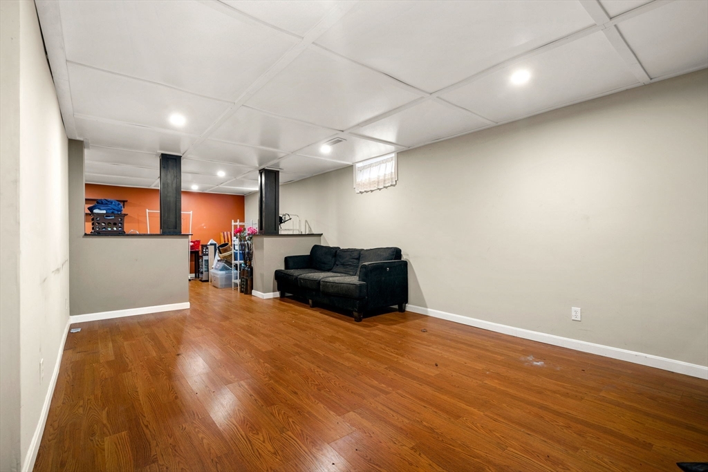 Tyngsboro, Massachusetts, 01879, United States, 4 Bedrooms Bedrooms, ,4 BathroomsBathrooms,Residential,For Sale,2000977