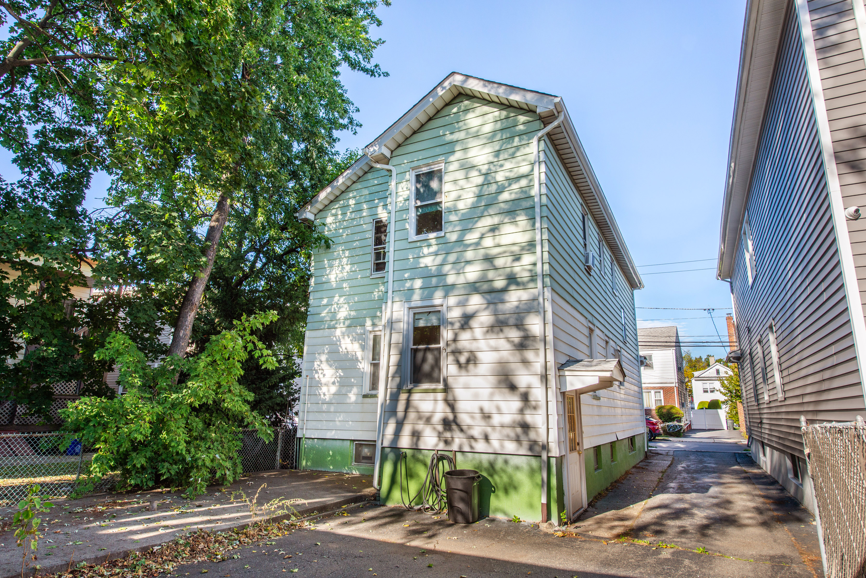 Belleville, New Jersey, 07109, United States, 4 Bedrooms Bedrooms, ,2 BathroomsBathrooms,Residential,For Sale,1977924