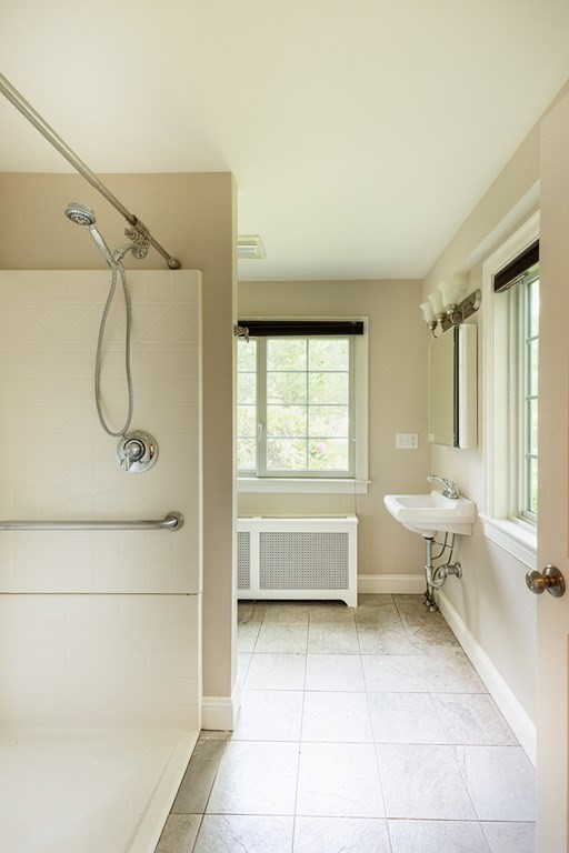 Brockton, Massachusetts, 02301, United States, 5 Bedrooms Bedrooms, ,3 BathroomsBathrooms,Residential,For Sale,1879752