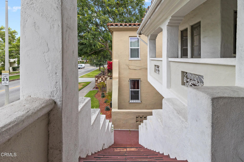 Los Angeles, California, 90035, United States, ,Residential,For Sale,1691195