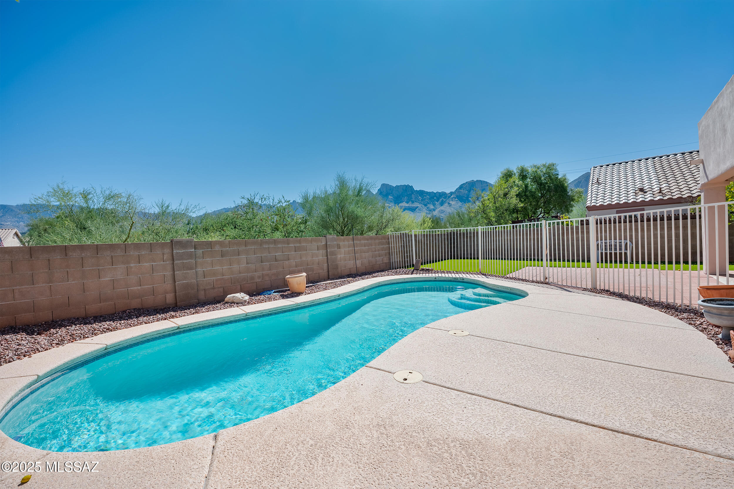 Oro Valley, Arizona, 85737, United States, 5 Bedrooms Bedrooms, ,3 BathroomsBathrooms,Residential,For Sale,1954798