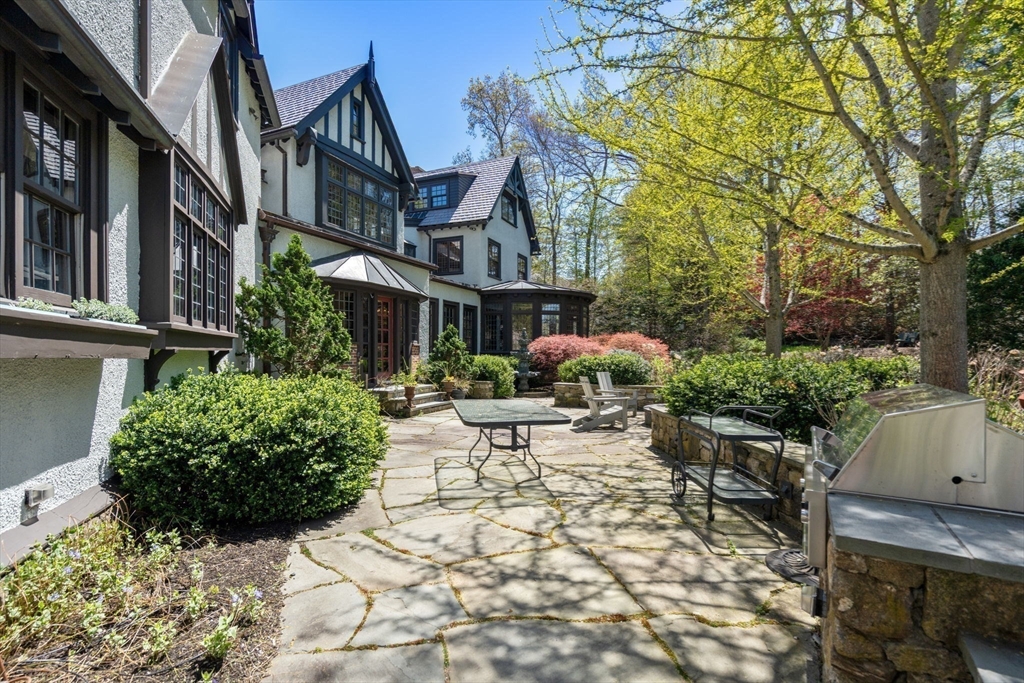 Wellesley, Massachusetts, 02482, United States, 9 Bedrooms Bedrooms, ,10 BathroomsBathrooms,Residential,For Sale,1804241