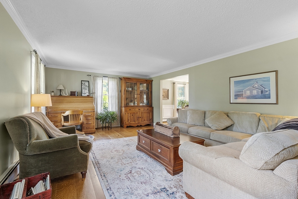 Pepperell, Massachusetts, 01463, United States, 4 Bedrooms Bedrooms, ,3 BathroomsBathrooms,Residential,For Sale,1930074