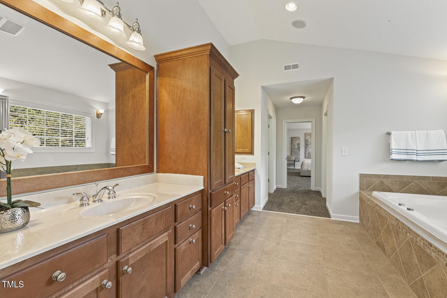 Holly Springs, North Carolina, 27540, United States, 4 Bedrooms Bedrooms, ,4 BathroomsBathrooms,Residential,For Sale,1902055