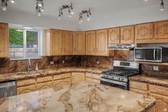Ephraim, Utah, 84627, United States, 6 Bedrooms Bedrooms, ,3 BathroomsBathrooms,Residential,For Sale,2048073