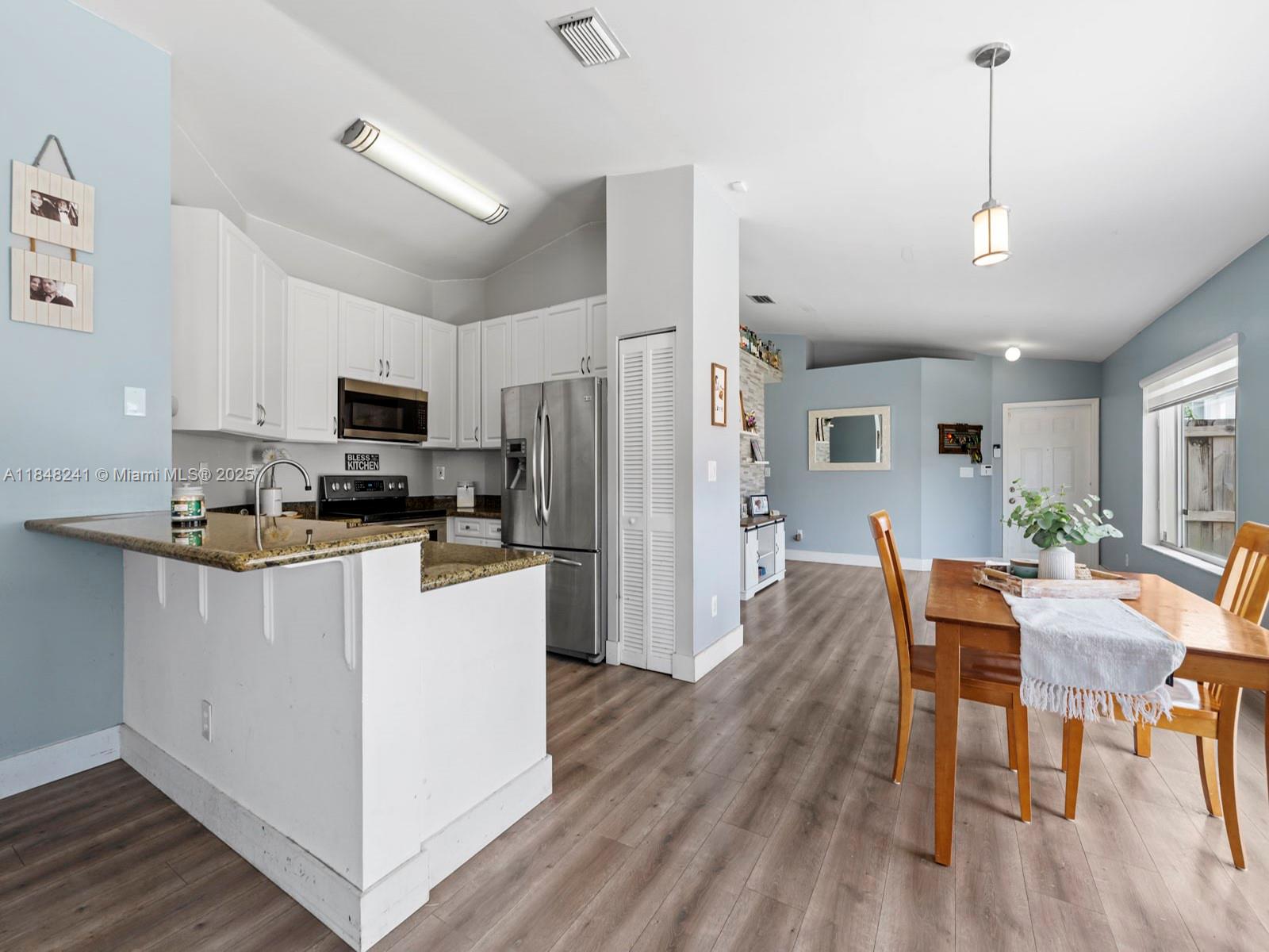 Miami, Florida, 33177, United States, 4 Bedrooms Bedrooms, ,2 BathroomsBathrooms,Residential,For Sale,1903424
