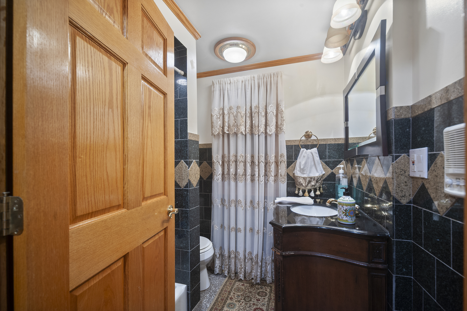 Libertyville, Illinois, 60048, United States, 4 Bedrooms Bedrooms, ,4 BathroomsBathrooms,Residential,For Sale,2003130