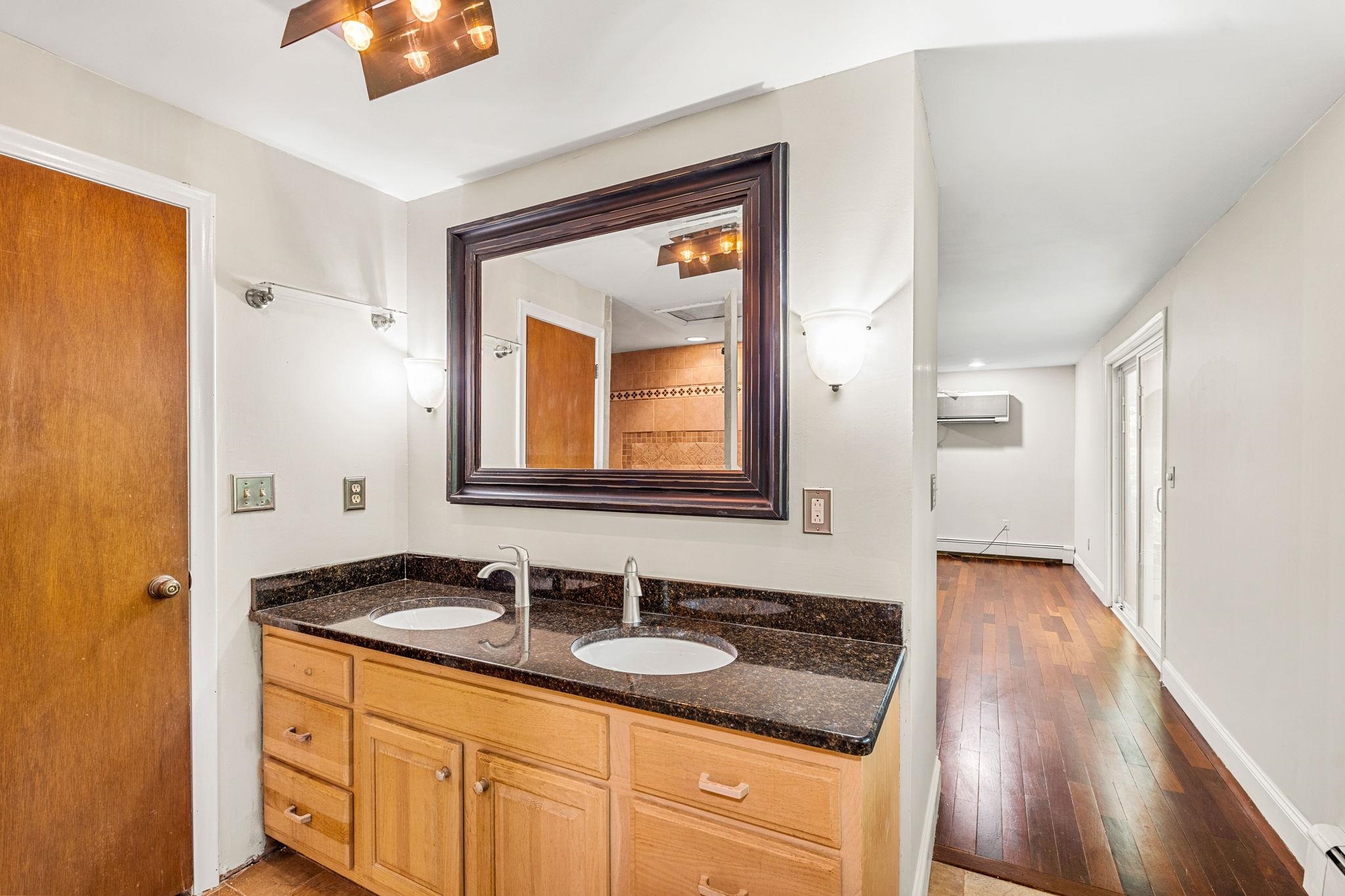 Bedford, New Hampshire, 03110, United States, 5 Bedrooms Bedrooms, ,5 BathroomsBathrooms,Residential,For Sale,1838857