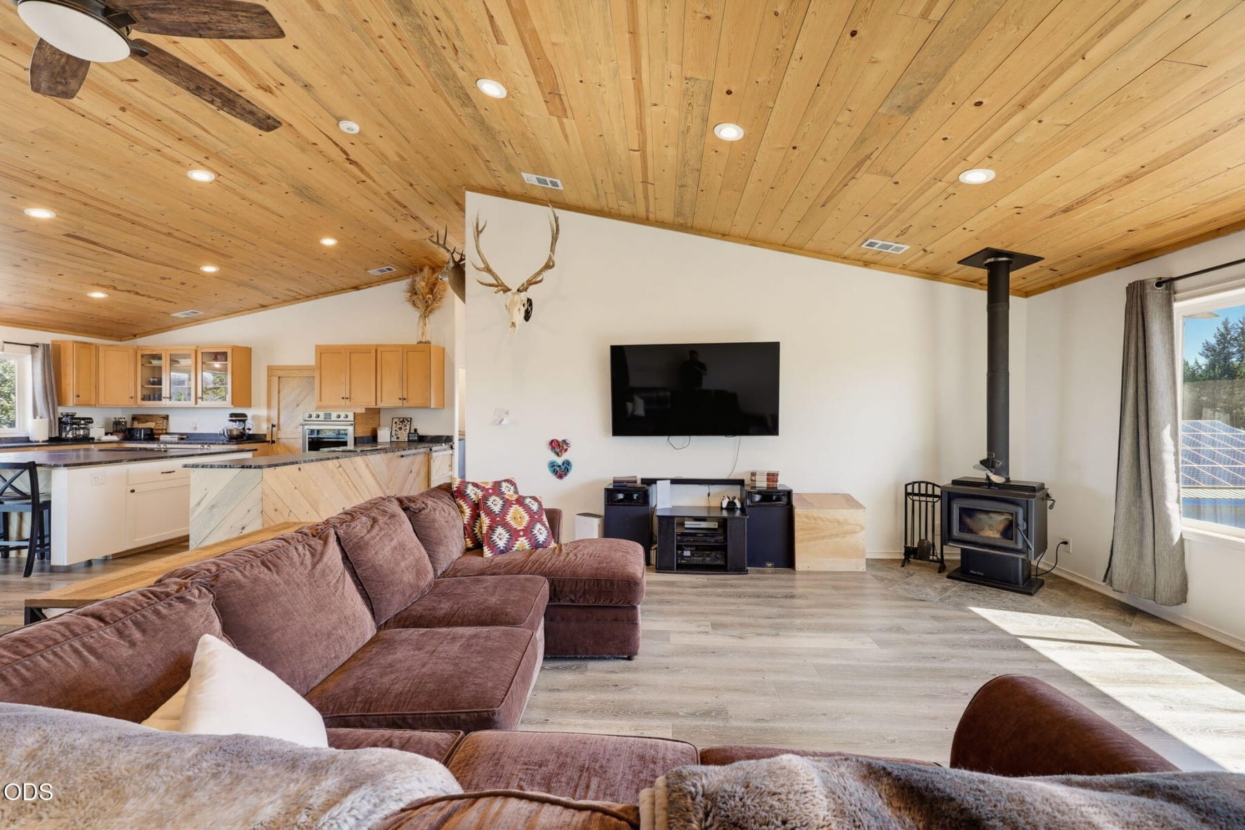  7036 Griffin Lane Jacksonville, OR 97530 - 物件實景