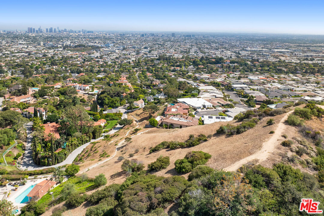 Los Angeles, California, 90027, United States, ,Land,For Sale,1849862