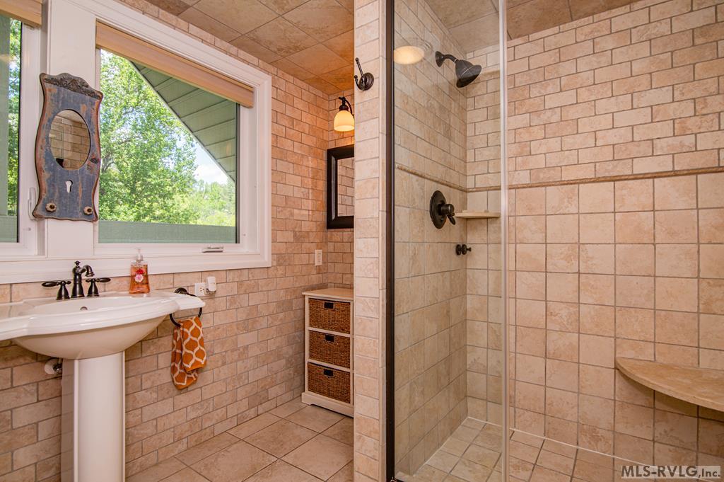Littleton, North Carolina, 27850, United States, 3 Bedrooms Bedrooms, ,4 BathroomsBathrooms,Residential,For Sale,1836681