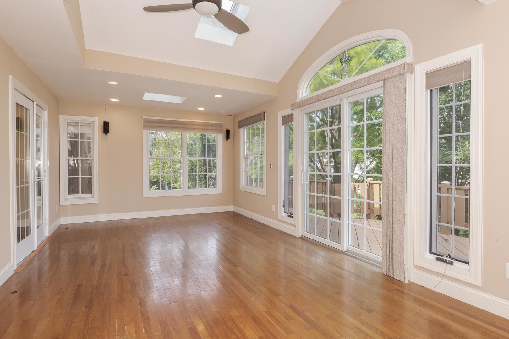 Bloomington, Illinois, 61704, United States, 4 Bedrooms Bedrooms, ,4 BathroomsBathrooms,Residential,For Sale,1957101