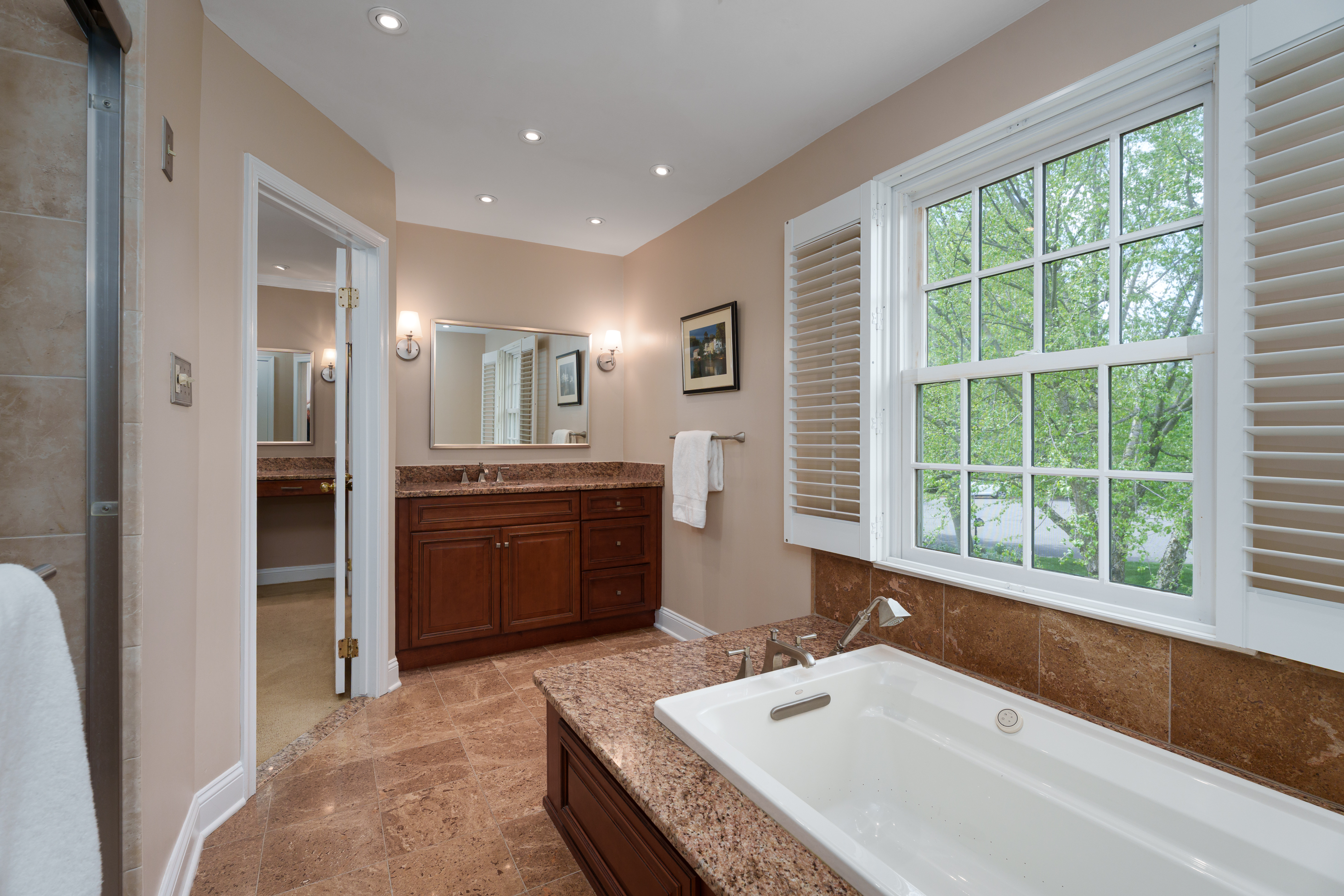  Kingsbrook Cul-de-Sac Home With 5 Bedrooms and a Finished Basement - 物件實景
