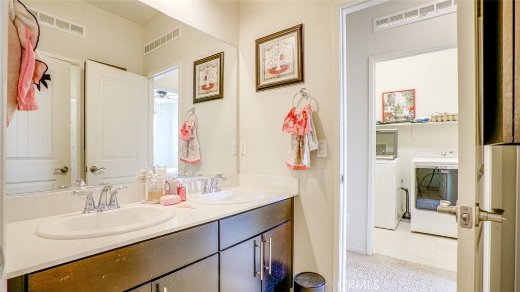 Santa Ana, California, 92703, United States, 4 Bedrooms Bedrooms, ,3 BathroomsBathrooms,Residential,For Sale,1793087