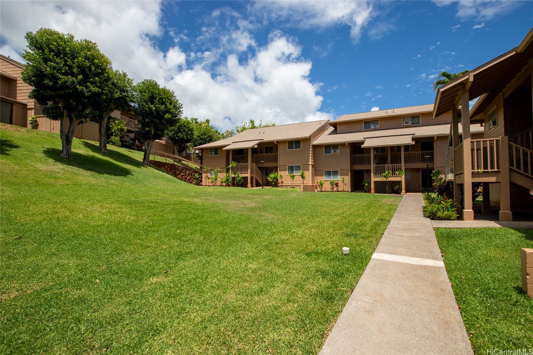 Pearl City, Hawaii, 96782, United States, 2 Bedrooms Bedrooms, ,2 BathroomsBathrooms,Residential,For Sale,1932075