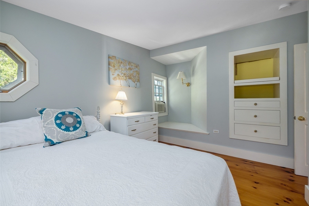 Amesbury, Massachusetts, 01913, United States, 5 Bedrooms Bedrooms, ,4 BathroomsBathrooms,Residential,For Sale,1992950