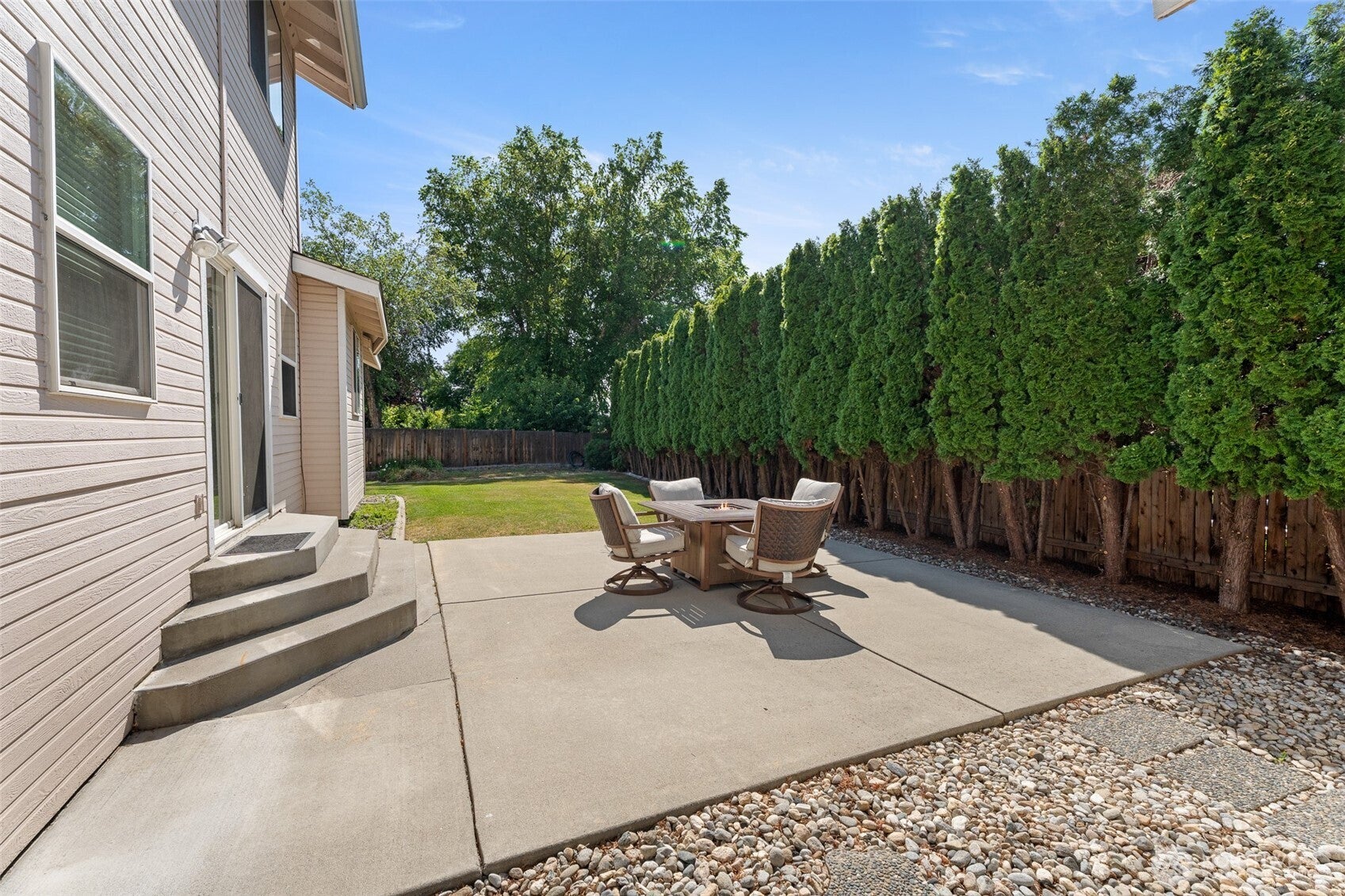 Wenatchee, Washington, 98801, United States, 3 Bedrooms Bedrooms, ,2 BathroomsBathrooms,Residential,For Sale,1939564