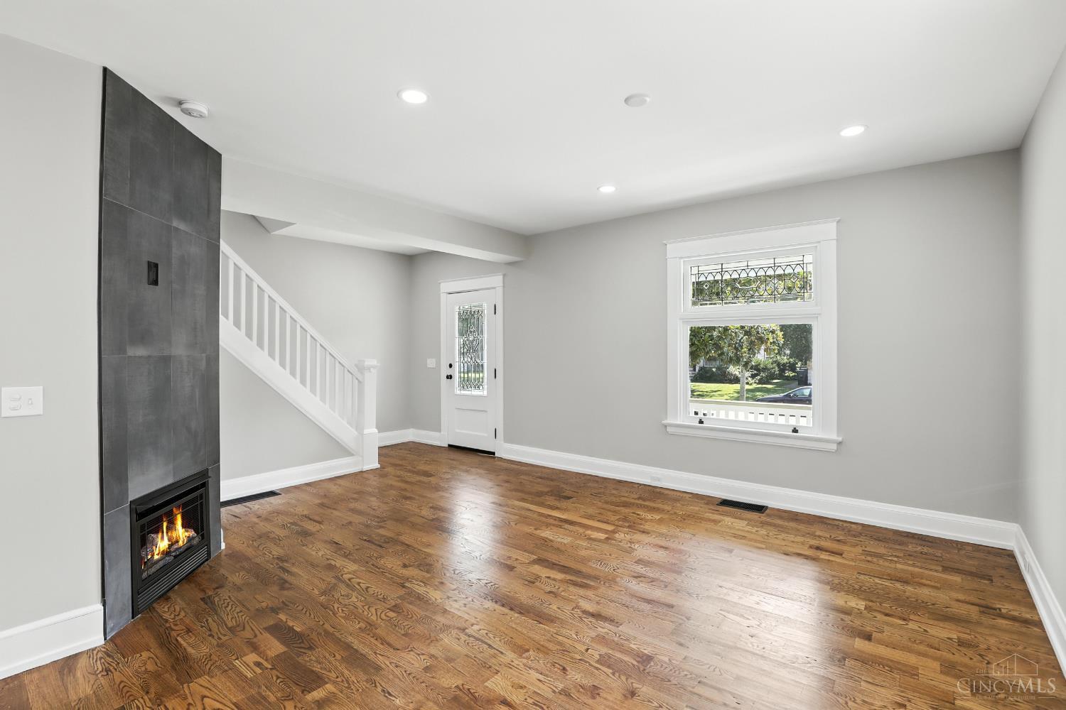 Cincinnati, Ohio, 45209, United States, 3 Bedrooms Bedrooms, ,3 BathroomsBathrooms,Residential,For Sale,1908402