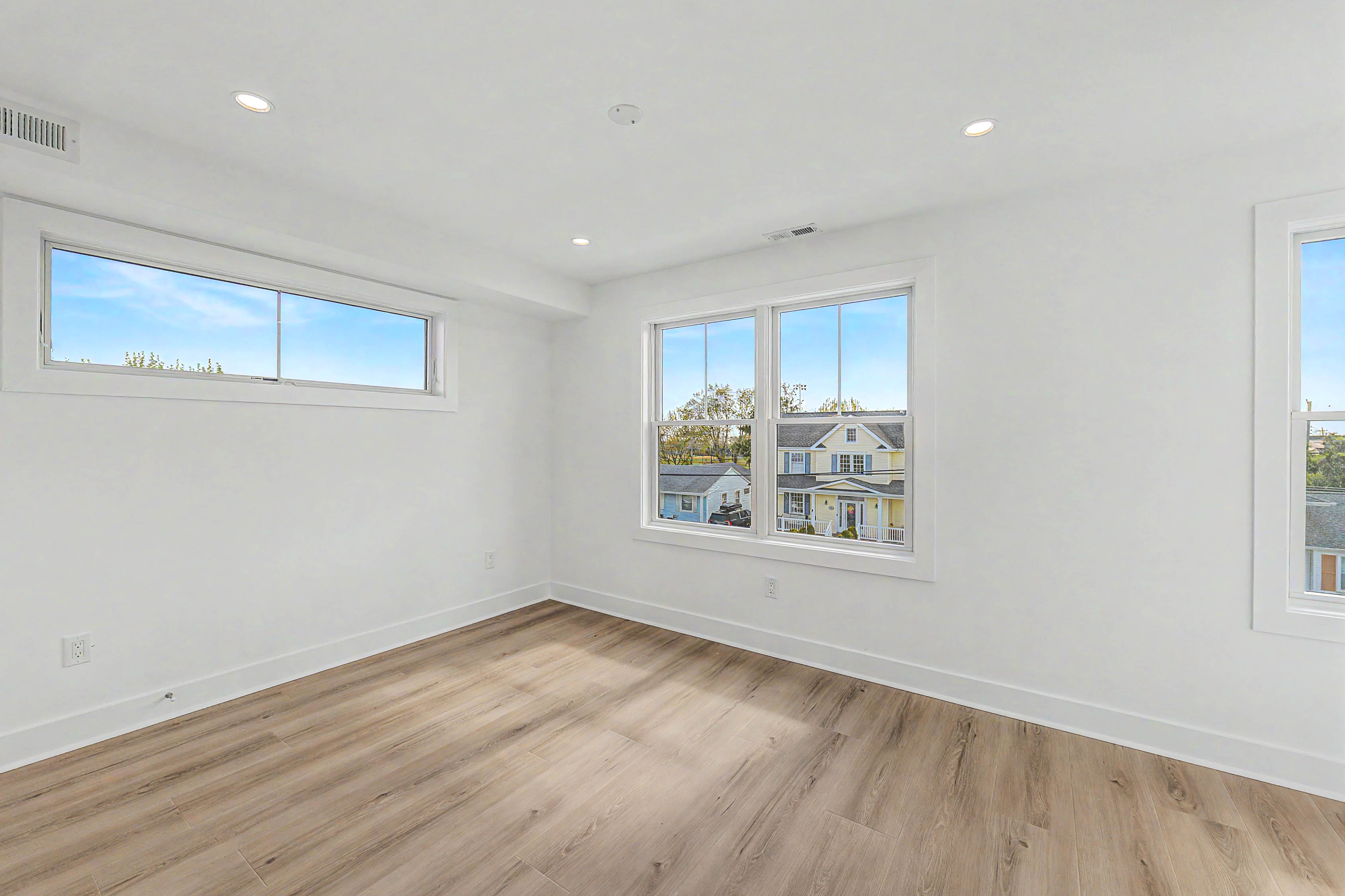  323 N Huntington - 物件實景