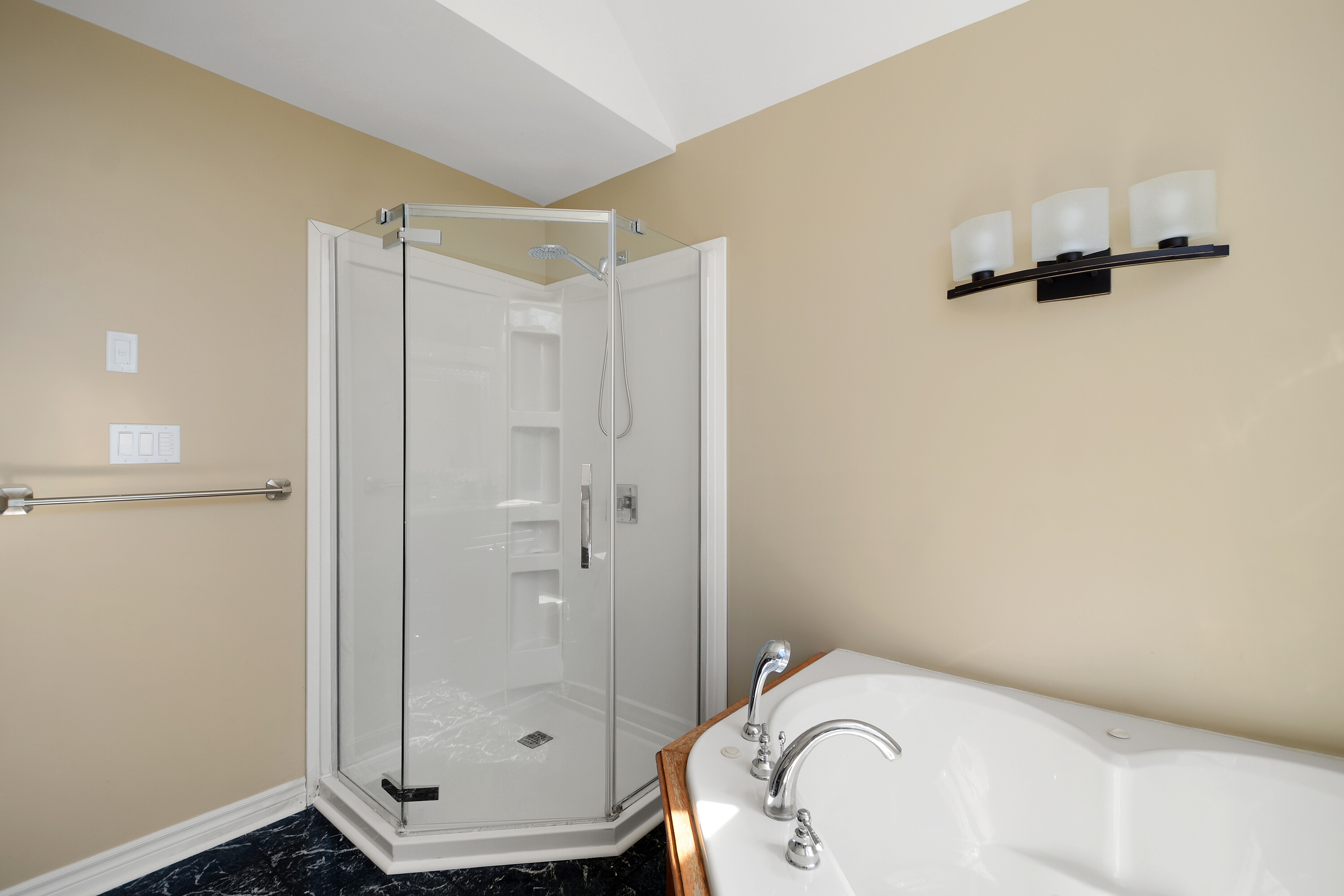  93 Pristine Acres of Privacy - 物件實景