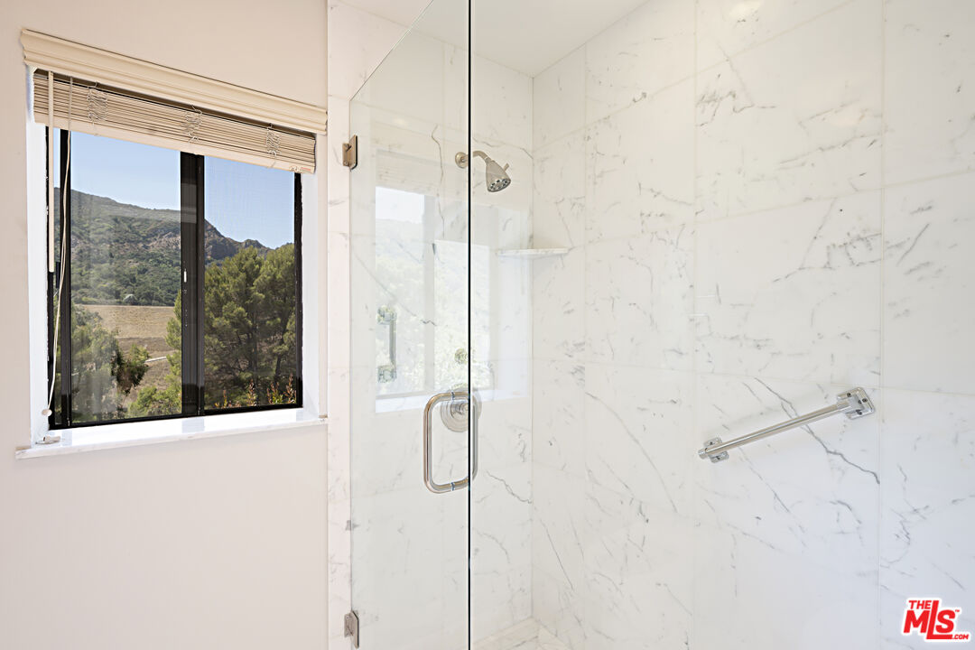 Pacific Palisades, California, 90272, United States, 3 Bedrooms Bedrooms, ,2 BathroomsBathrooms,Residential,For Sale,1926101
