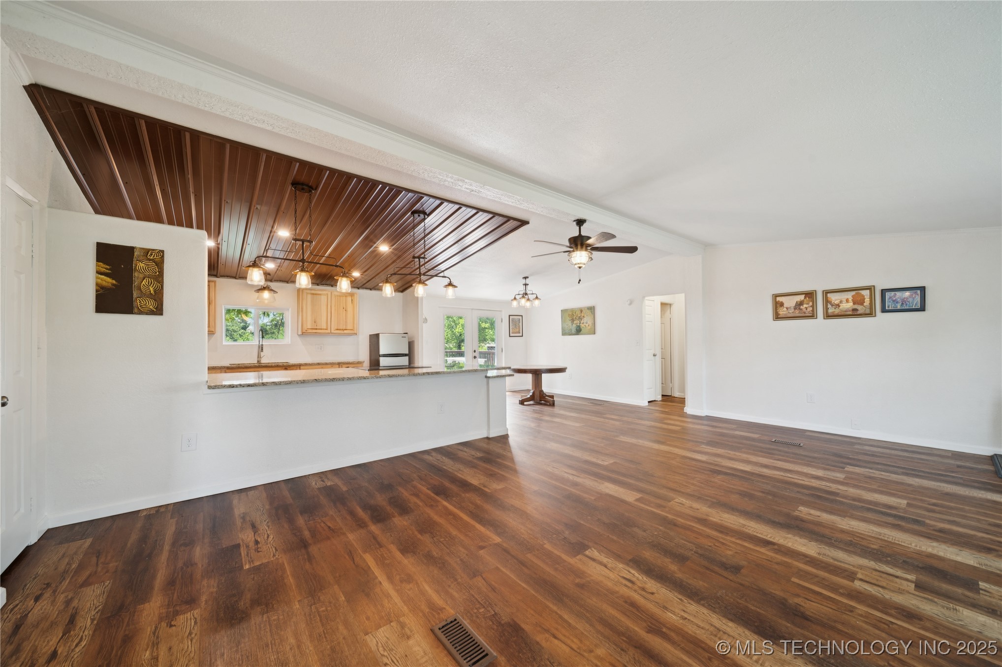 Henryetta, Oklahoma, 74437, United States, 3 Bedrooms Bedrooms, ,2 BathroomsBathrooms,Residential,For Sale,1907675