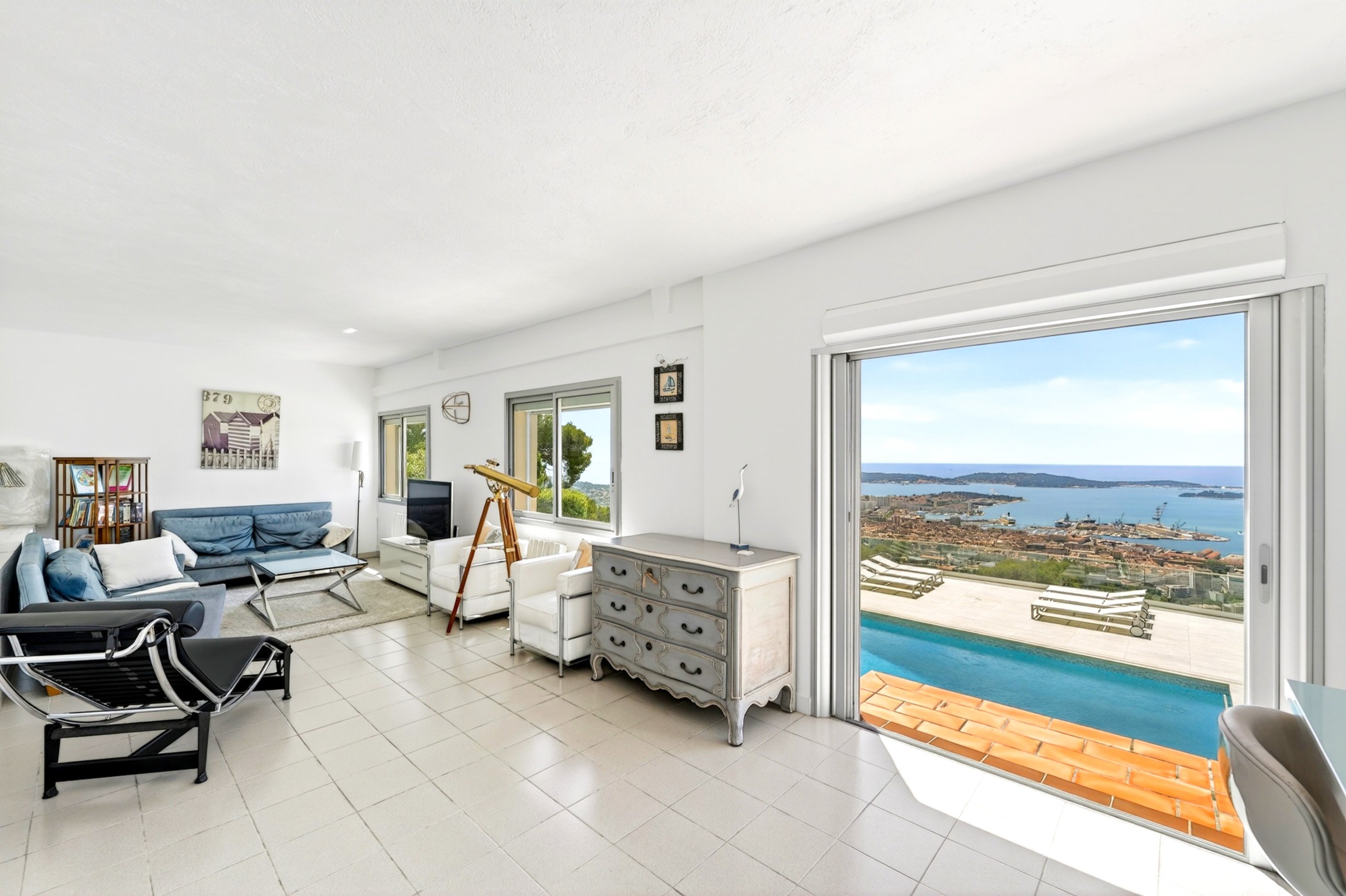  Toulon, Le Faron – Elevated Property with Panoramic Sea Views - 物件實景