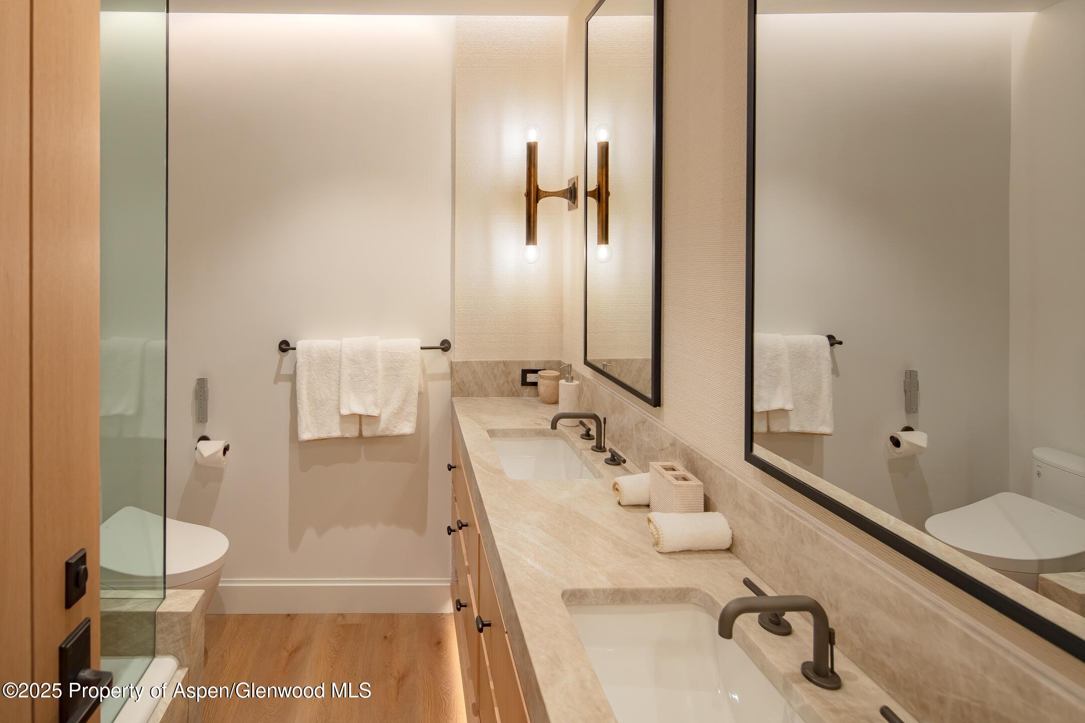 Aspen, Colorado, 81611, United States, 3 Bedrooms Bedrooms, ,3 BathroomsBathrooms,Residential,For Sale,1858270