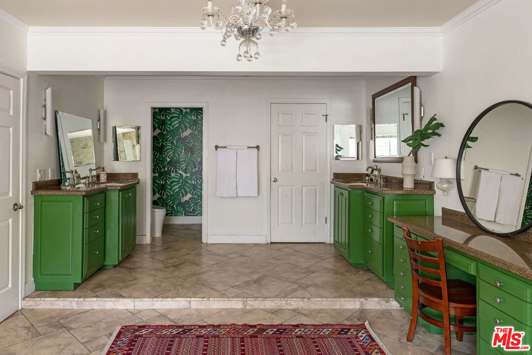 Los Angeles, California, 90039, United States, 3 Bedrooms Bedrooms, ,4 BathroomsBathrooms,Residential,For Sale,1924796