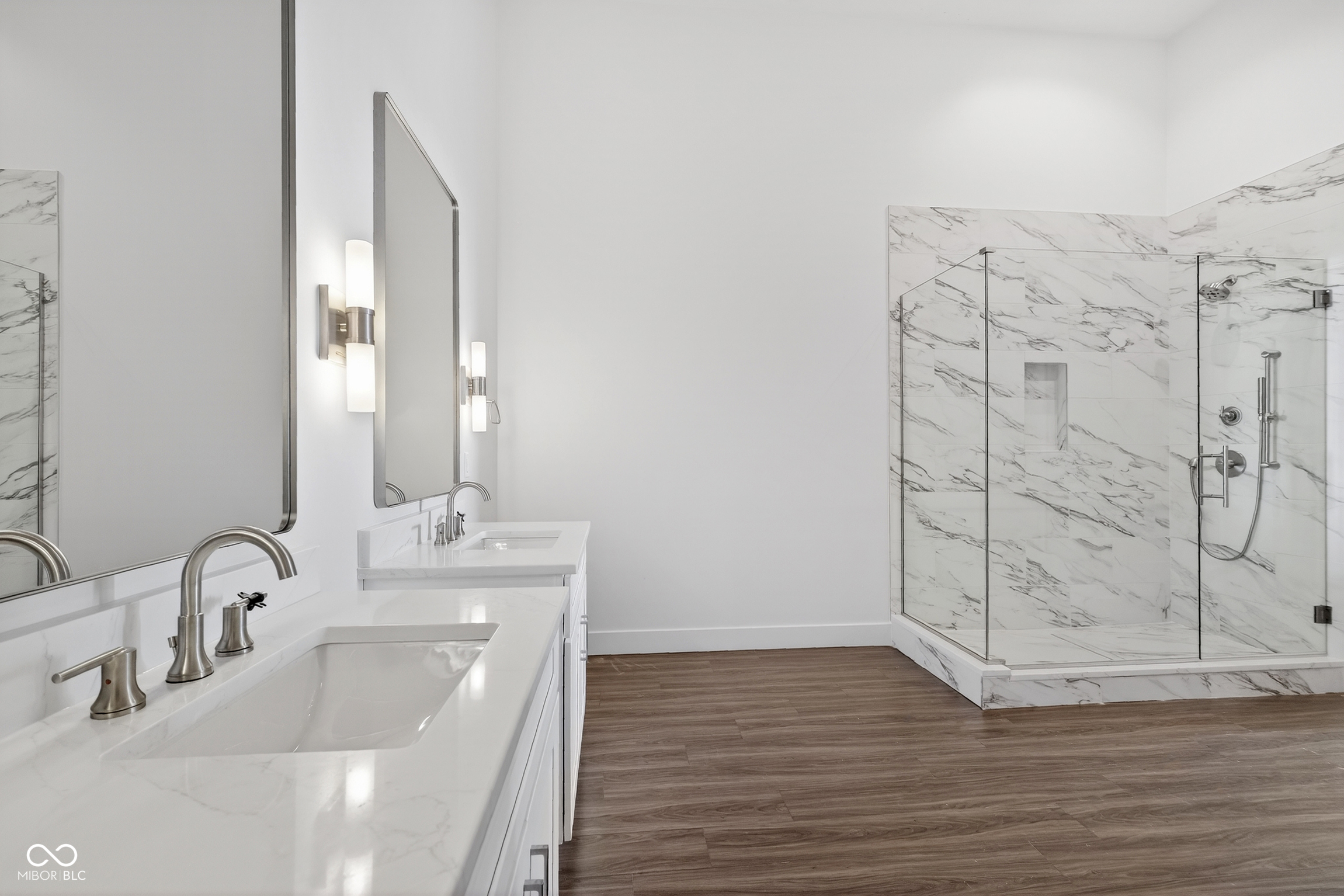 Carmel, Indiana, 46032, United States, 2 Bedrooms Bedrooms, ,3 BathroomsBathrooms,Residential,For Sale,1977129