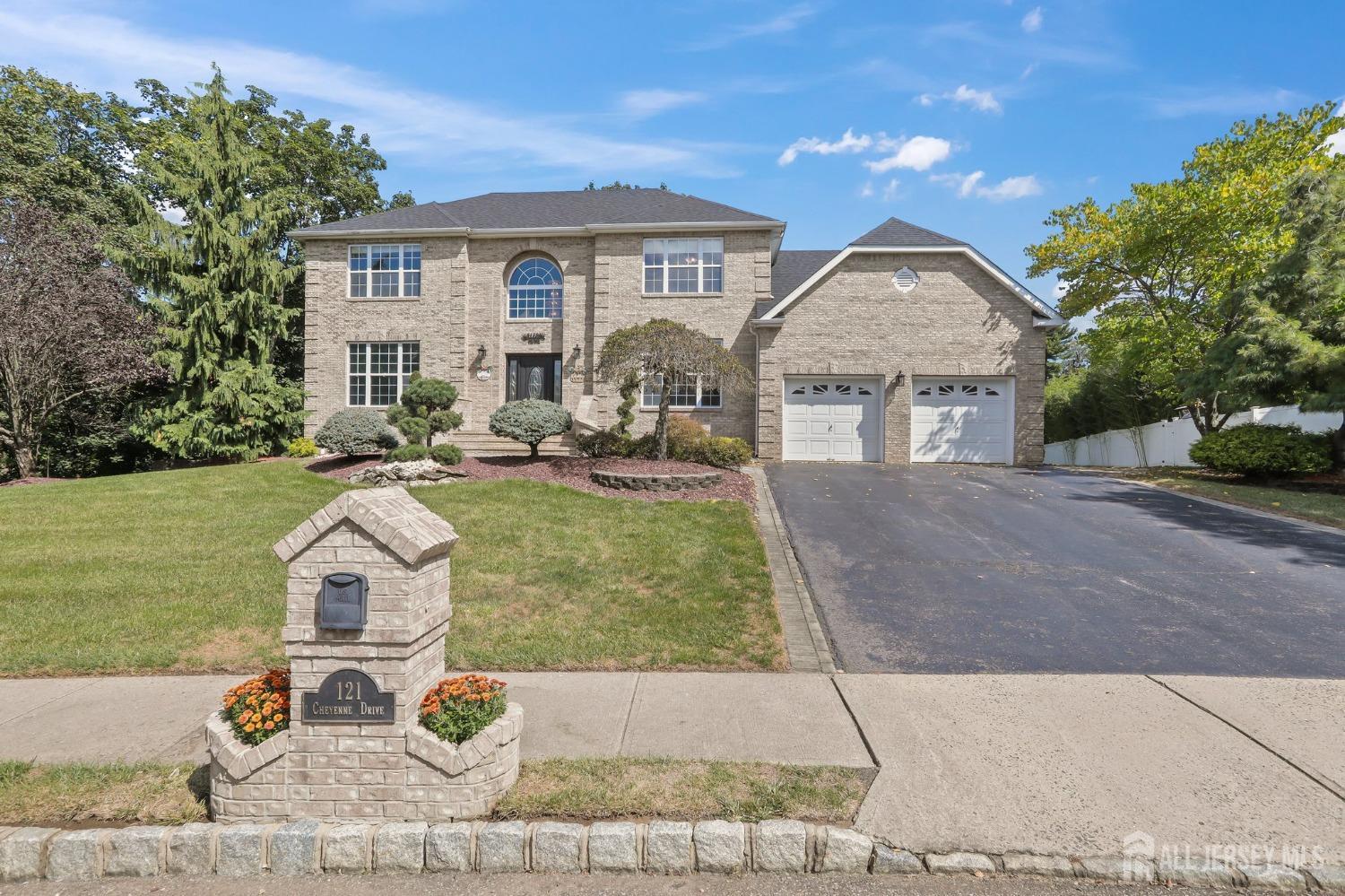 Marlboro, New Jersey, 07751, United States, 5 Bedrooms Bedrooms, ,3 BathroomsBathrooms,Residential,For Sale,1975938