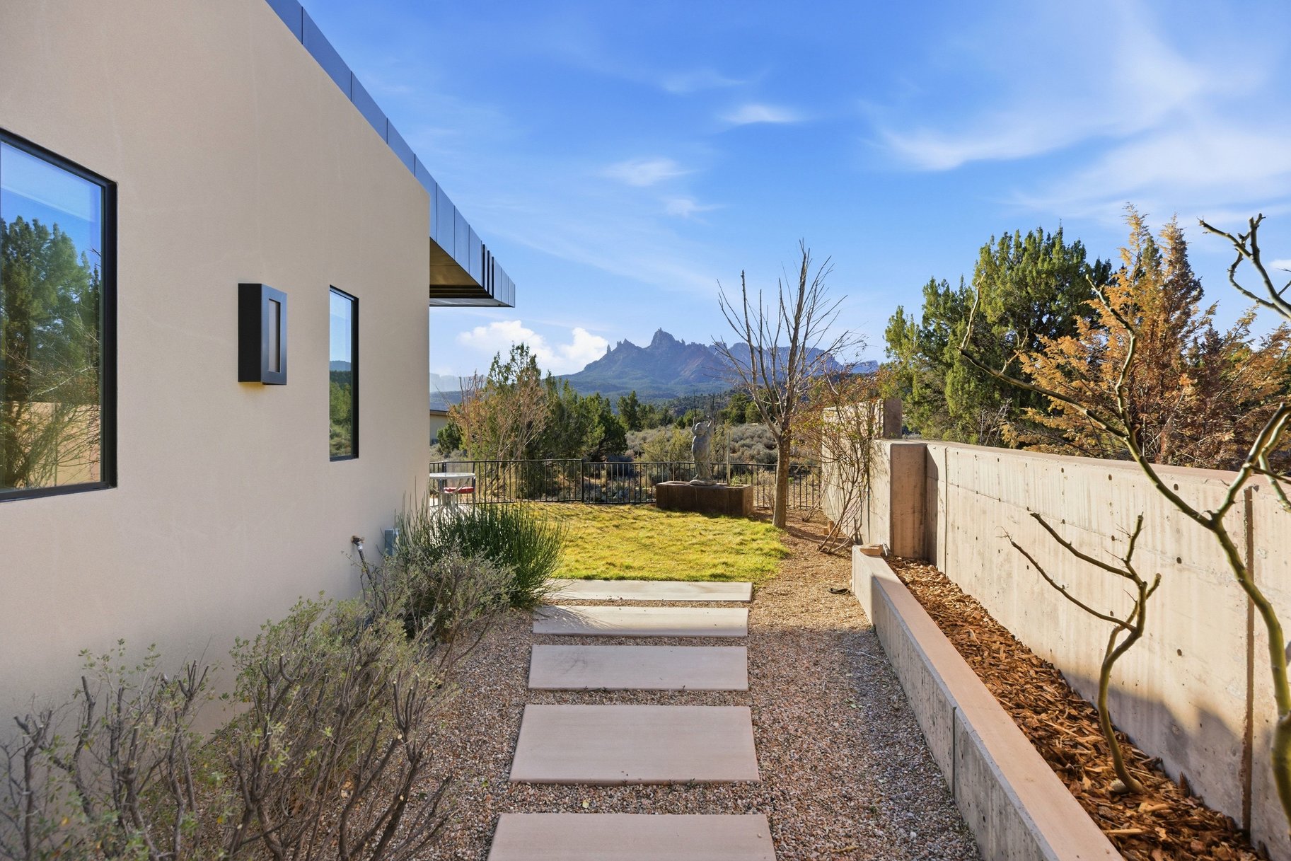  Serene Modern Sanctuary In Zion - 物件實景