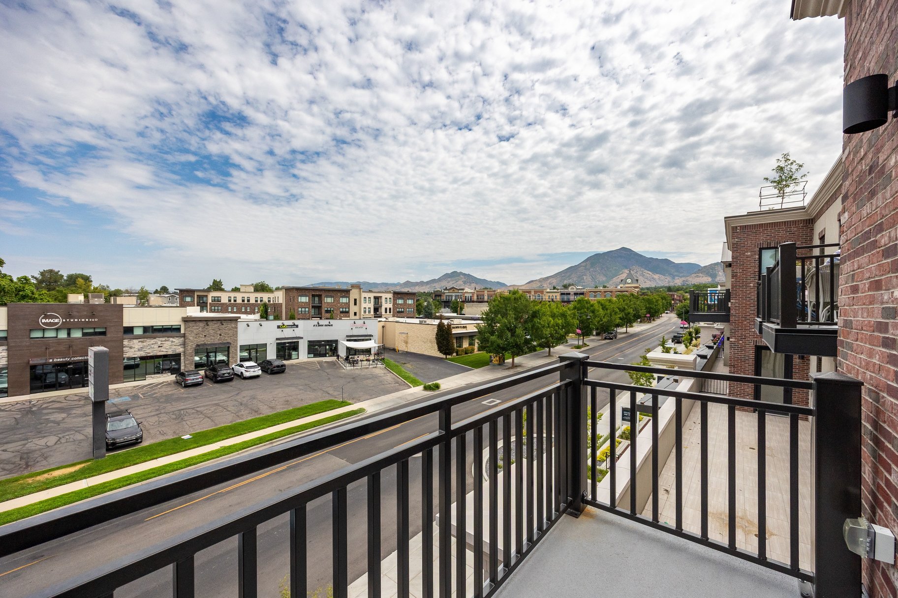  Newly Released Penthouse-Style Living in The Heart of Holladay Village - 物件實景