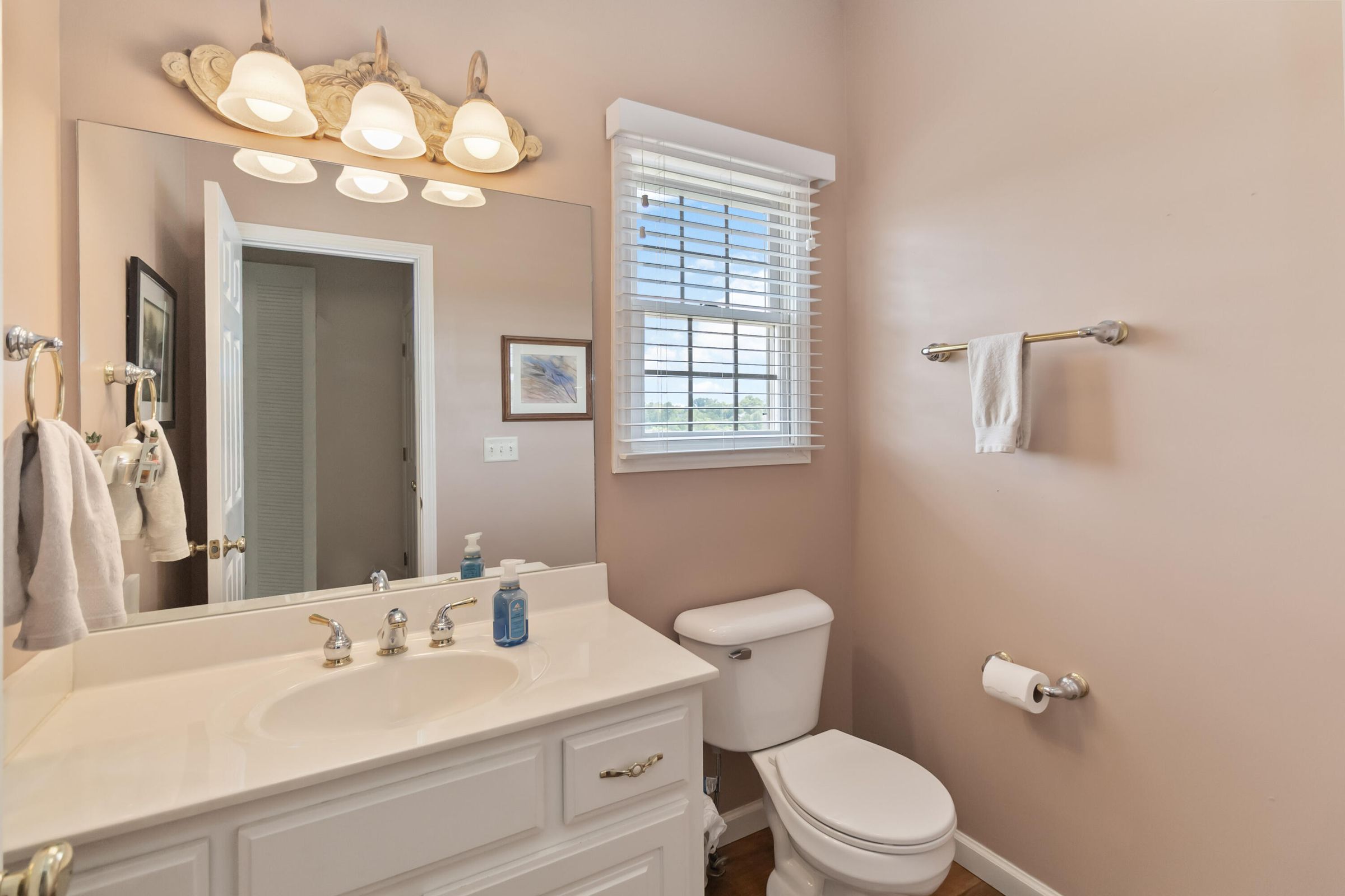 Richmond, Kentucky, 40475, United States, 4 Bedrooms Bedrooms, ,4 BathroomsBathrooms,Residential,For Sale,1910614