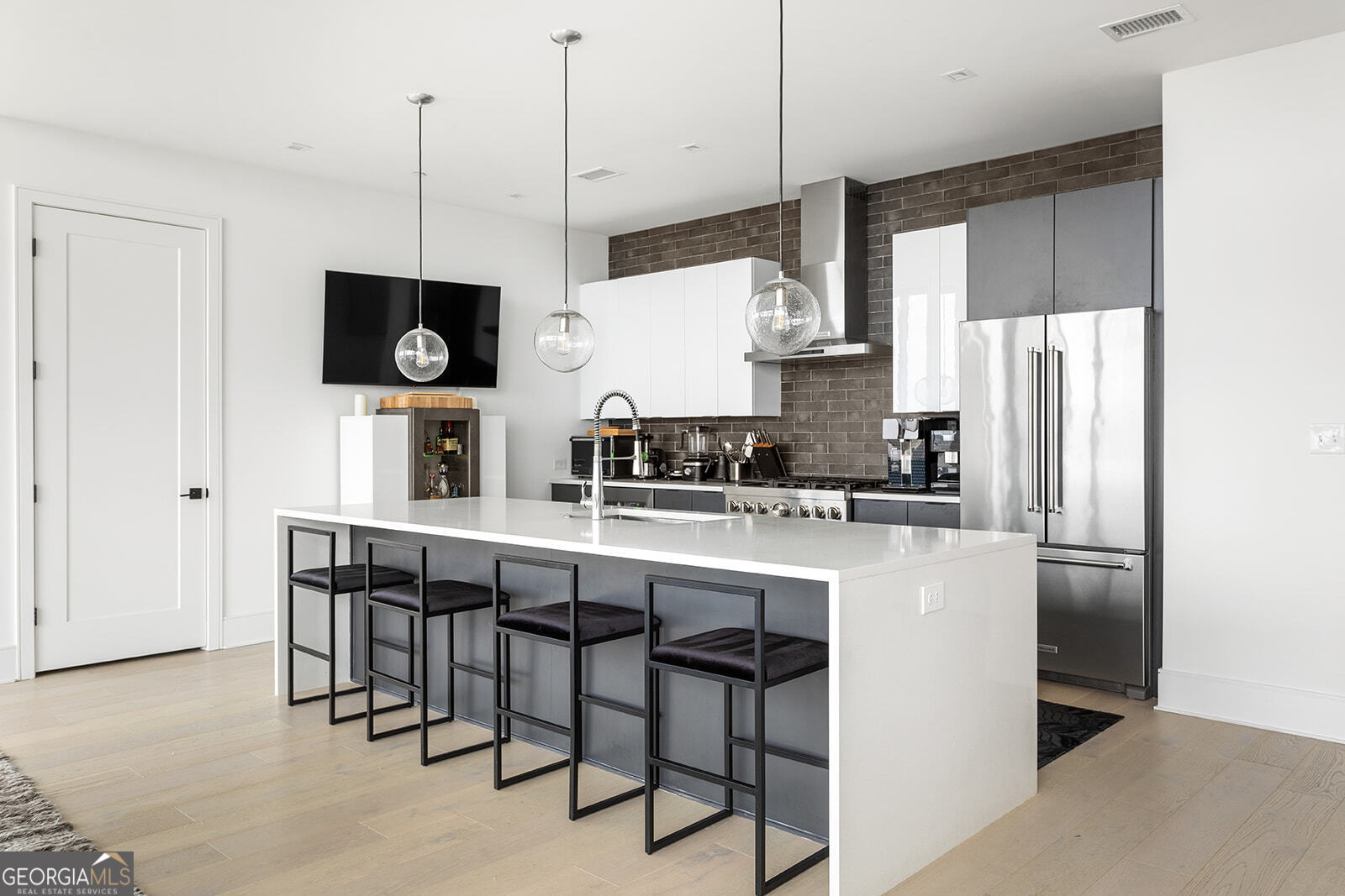 Atlanta, Georgia, 30318, United States, 2 Bedrooms Bedrooms, ,3 BathroomsBathrooms,Residential,For Sale,1989476