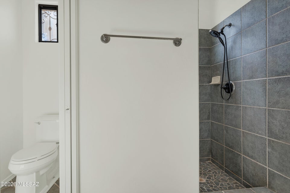 Tucson, Arizona, 85742, United States, 4 Bedrooms Bedrooms, ,3 BathroomsBathrooms,Residential,For Sale,2012321